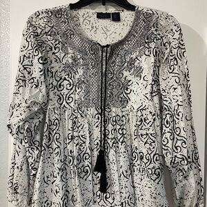 RACHEL Rachel Roy White and Black Relaxed Graphic Blouse